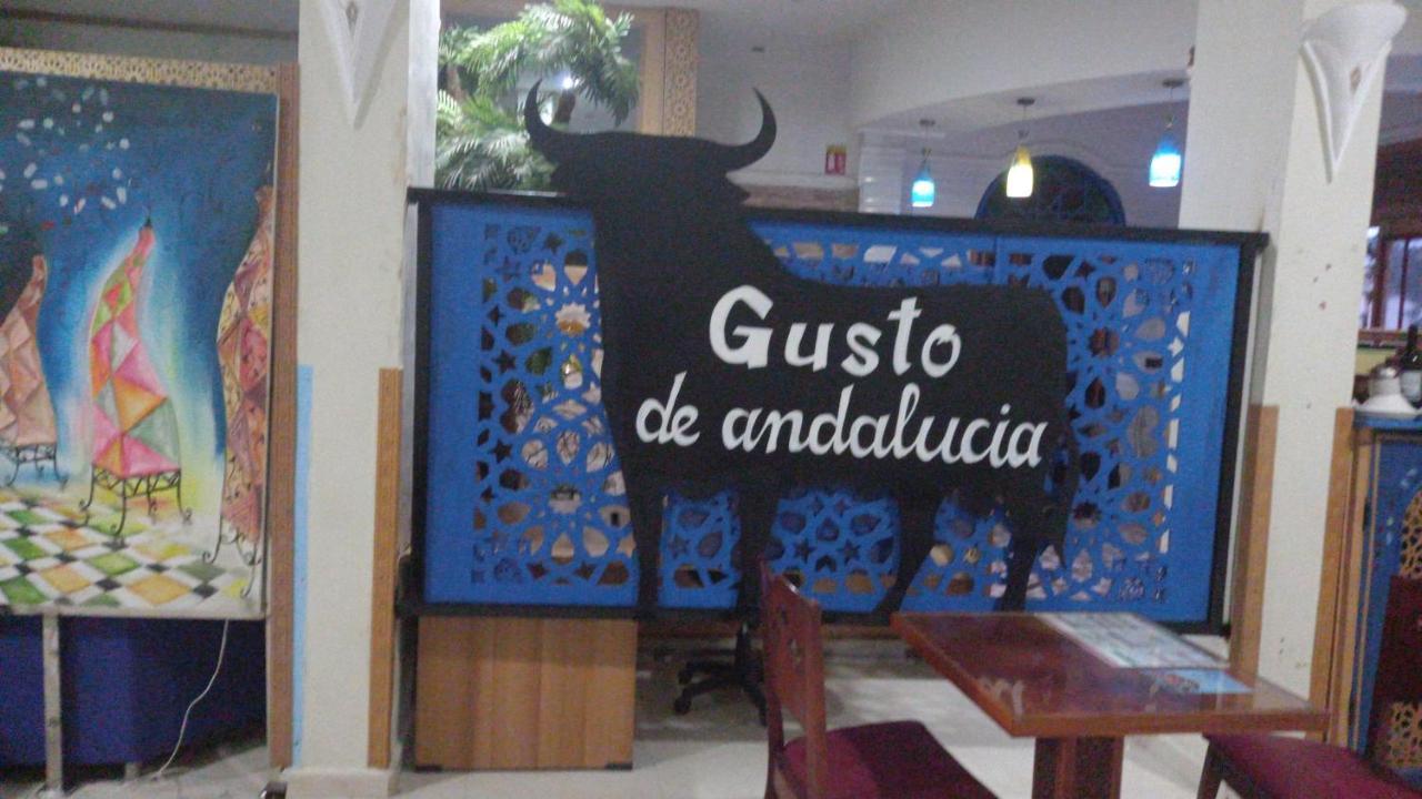 Hôtel ryad tetouan aéroport Esterno foto