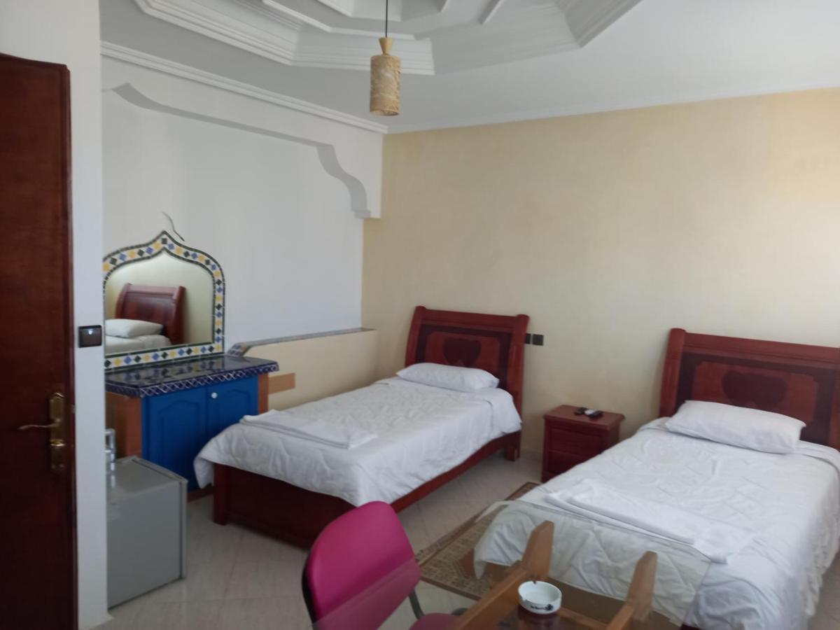 Hôtel ryad tetouan aéroport Esterno foto